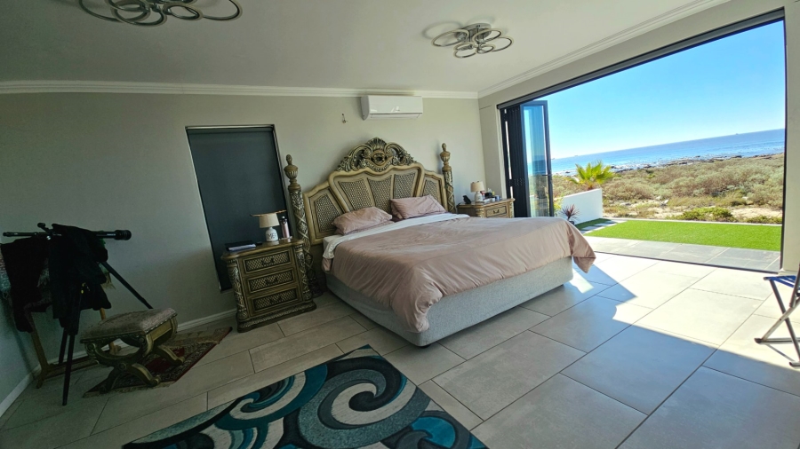 5 Bedroom Property for Sale in Sandy Point Beach Estate Western Cape
